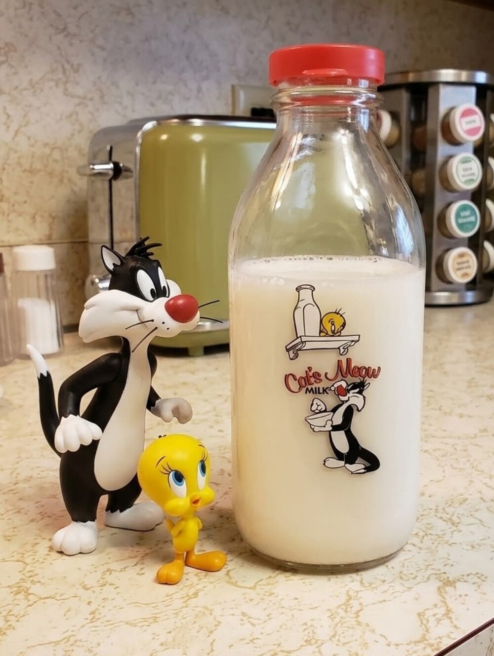 RETRO "Cat's Meow Milk"🐈⬛😻Glass Milk Bottle with Sylvester&Tweety Bird Design